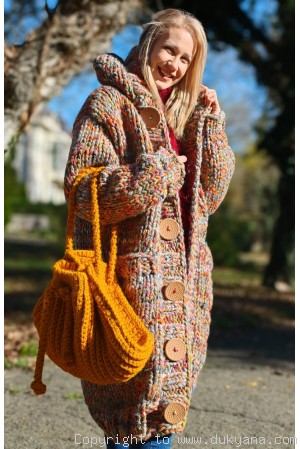 Multicolour chunky wool cardigan in warm autumn tones Multicolour chunky wool cardigan in warm autumn tones