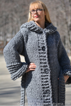 Chunky wool blend hooded cardigan in gray