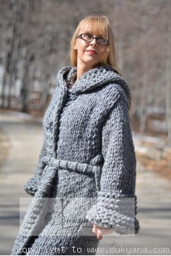 Chunky wool blend hooded cardigan in gray