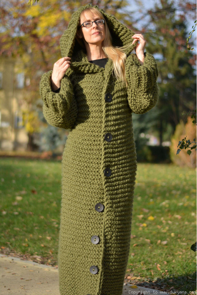 Hand knit unisex chunky wool blend 