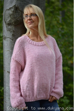 Chunky loosely knitted pure merino wool sweater