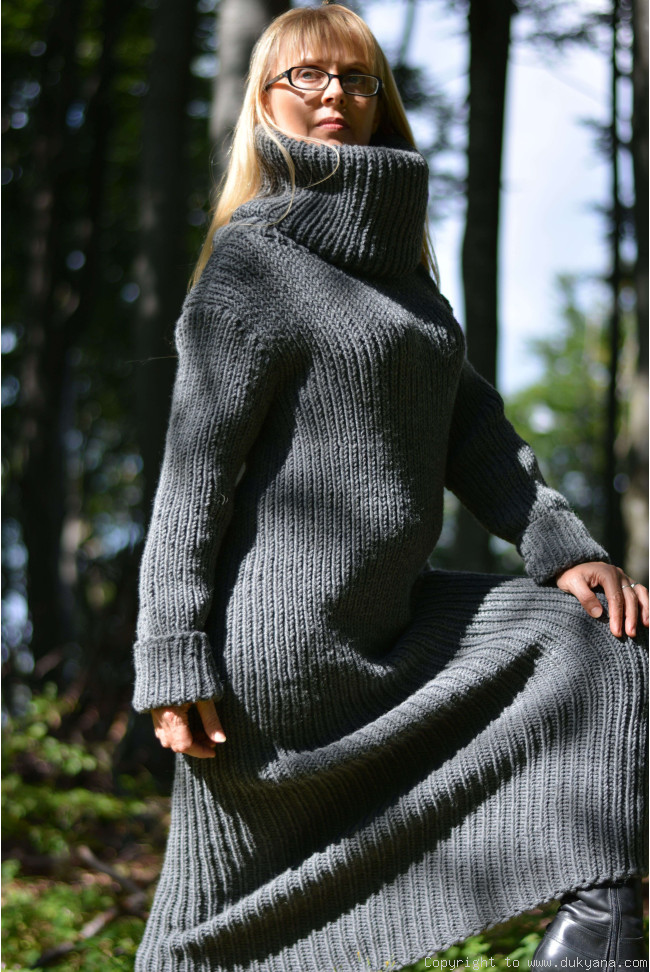 Knitted soft wool ribbed dress in dark gray/D69