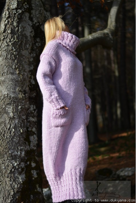 Knitted chunky wool dress with pockets and turtleneck in violet/D89 Knitted chunky wool dress with pockets and turtleneck in violet/D89