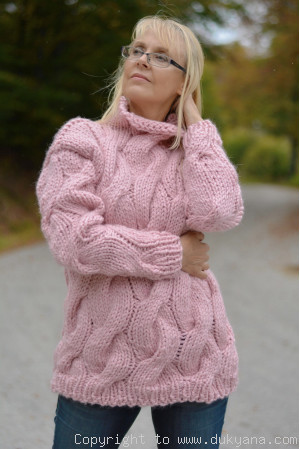 Mock Tneck alpaca sweater in pink