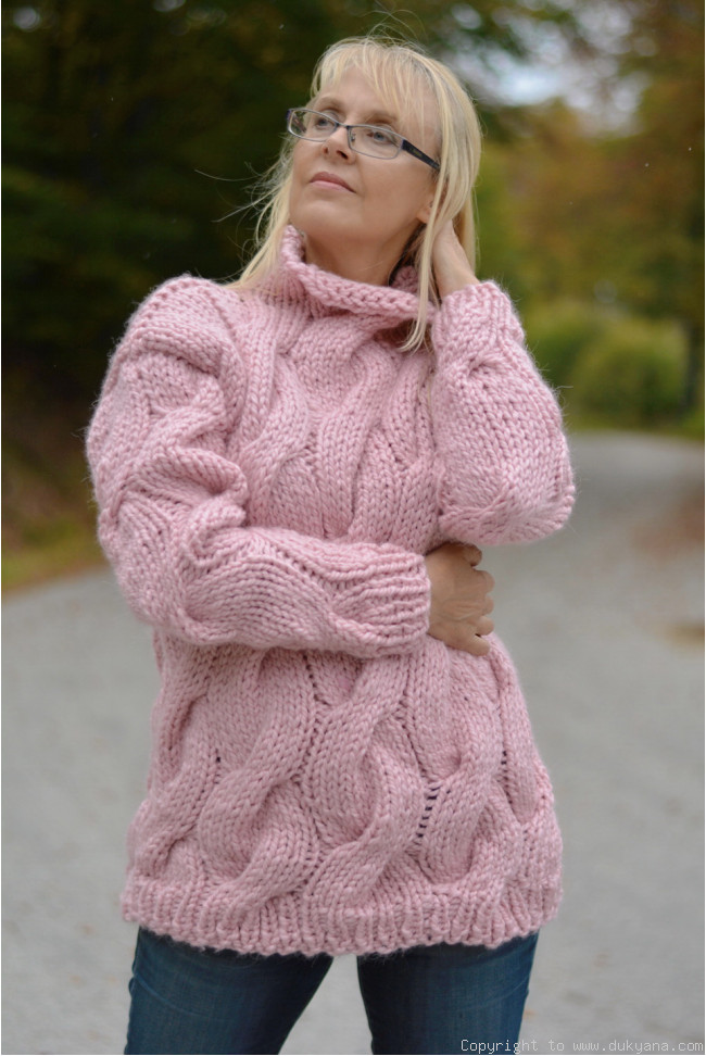 Mock Tneck alpaca sweater in pink/T129