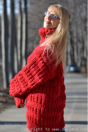 Knitted wool soft Tneck sweater in red