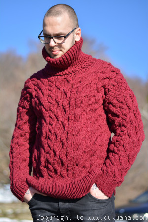 Mens soft wool sweater handknit in bordo 
