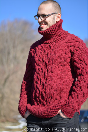 Mens soft wool sweater handknit in bordo 