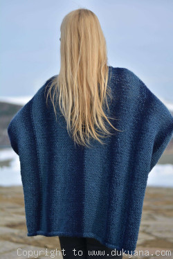 Knitted wool blend poncho in blue