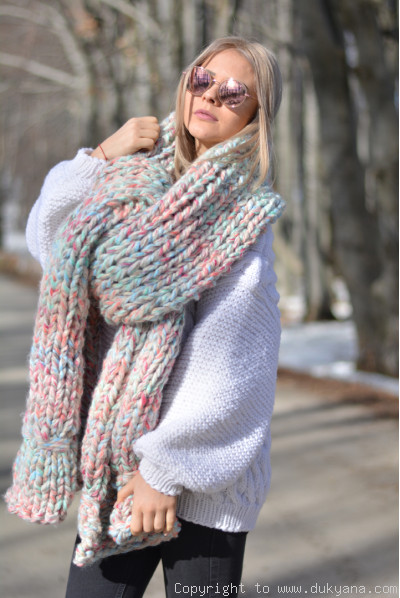Super thick chunky wool scarf in mint and pink