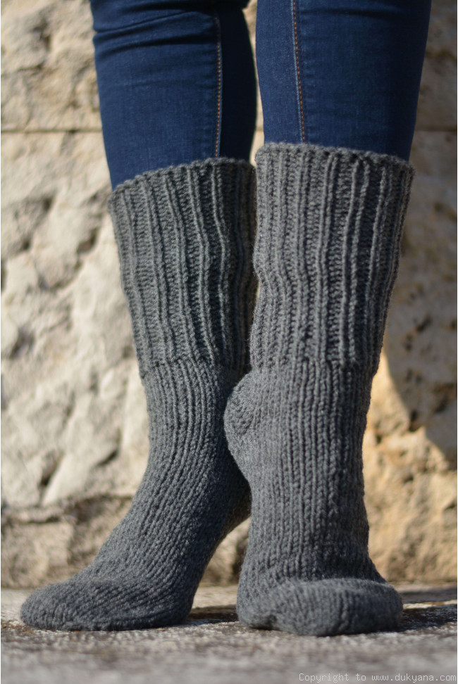 Handmade mens wool socks in dark gray/SO66