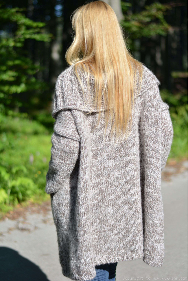 Lightweight collared slouchy cardigan in oatmeal/CA63